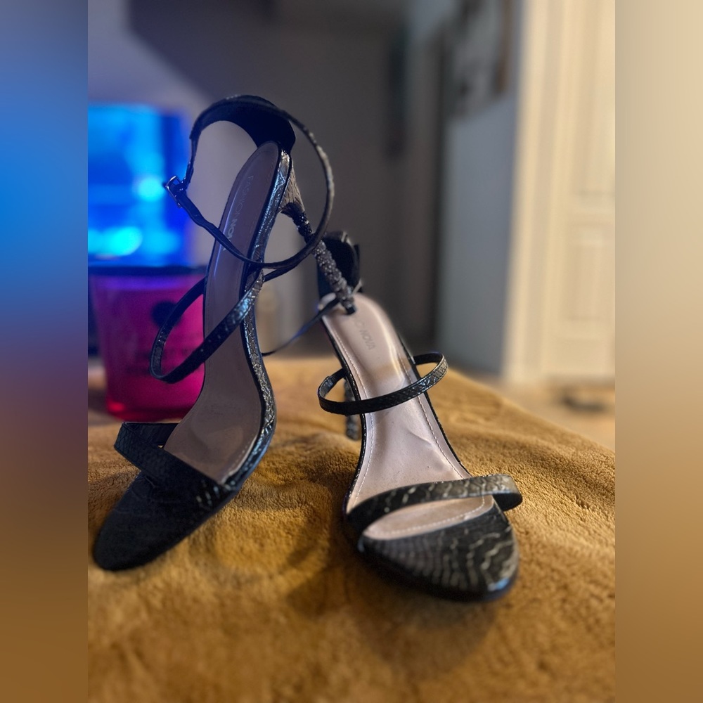 Black Fashion Nova strapped heels